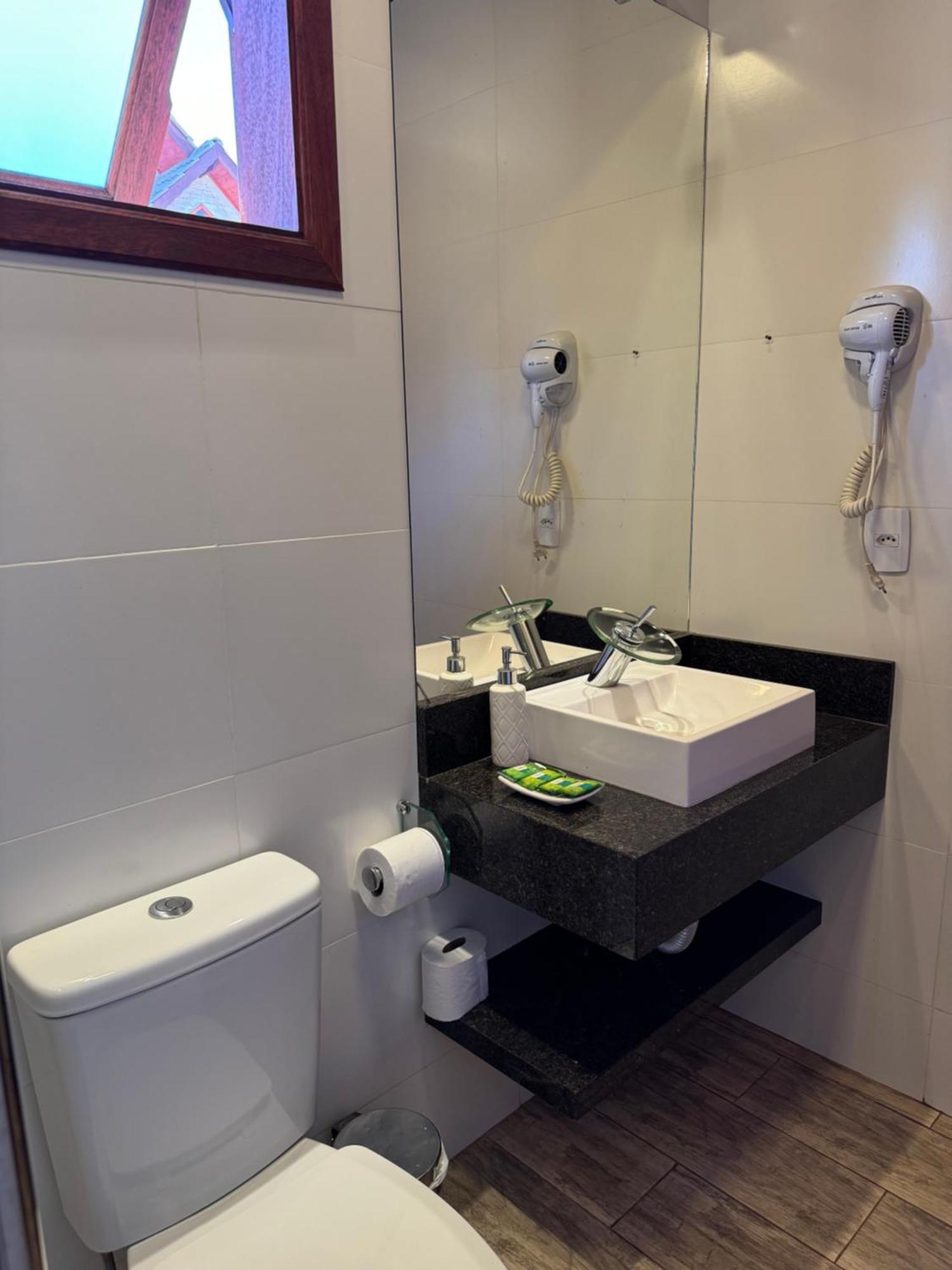 Deluxe Suite with Spa Bath,1596164729:JPEG